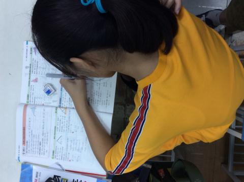 陳英磊 - 一對一到府課程，九年級。這孩子我帶了一年半，非常乖巧文靜。志向是成為建築師，承接爸爸的營造事業！