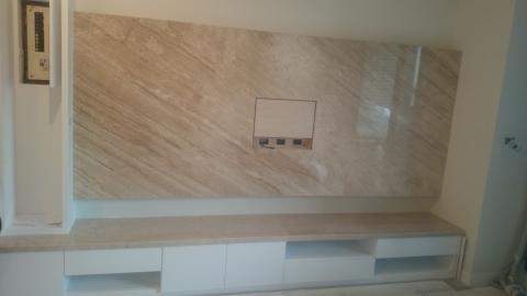 盈方企業有限公司 - 大理石電視牆面