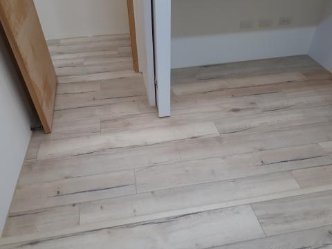 專業木質地板 免費到府估價 （徐小姐） - 