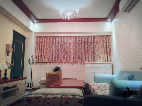 LUCY'S 空間設計 - 法式鄉村風設計
新莊民安西路3米2整體空間、家具及燈光設計規劃
客廳區