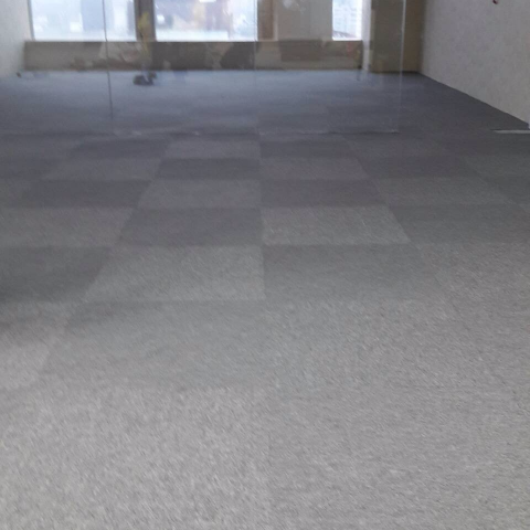 幸福家做家飾 - 辦公空間的方塊地毯施做