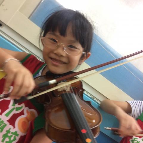 小提琴直排輪工作室 - 雖然學小提琴很辛苦，但能好好拉出聲音來時真的很開心