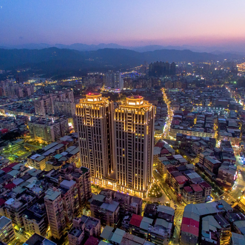 98攝影工作室 - <空中攝影/錄影>
各式建案、戶外婚禮、活動錄影、4K素材拍攝