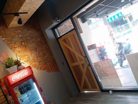 大漢開發工程有限公司 - 工業風-店面裝潢
(3)