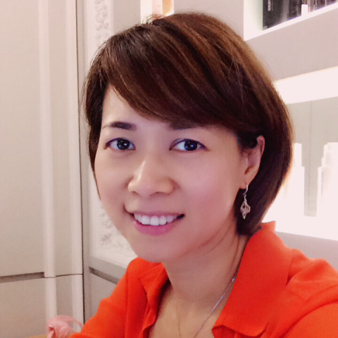 提供ptt移民服務的專家Elaine Chen