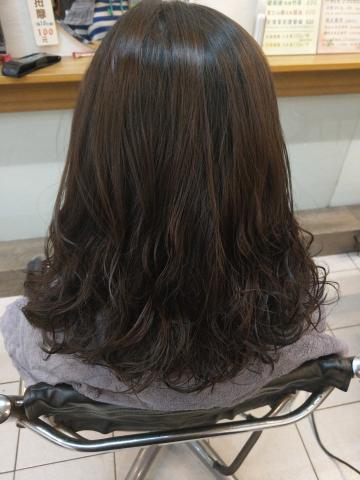 凱締美髮美容沙龍 - 客戶喜歡的韓風微捲頭，自然又非常好整理（正面）