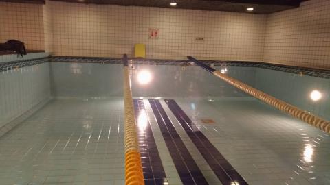 孫彥文 - 泳池水中燈維修