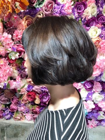 Lis hair  - 女生溫朔燙髮
光澤染髮
