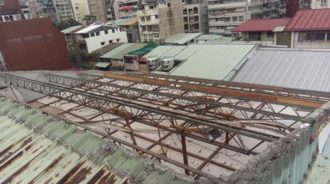 棡鴻工程社 - 屋頂鐵皮翻修