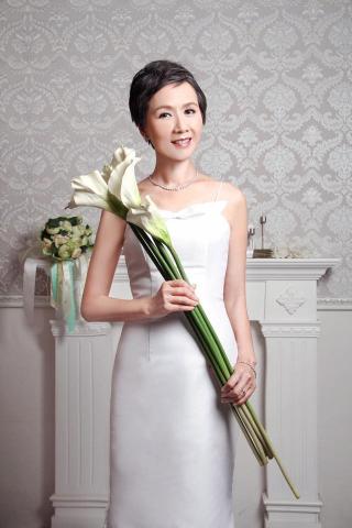 N&agrave;na Make-&uuml;p & Haǐr Design - 