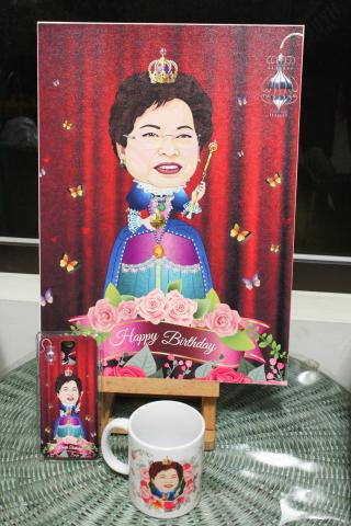 惠芹 - Q版 客製化畫布．手機殼．馬克杯