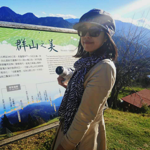 提供高中生物服務的專家陳小姐