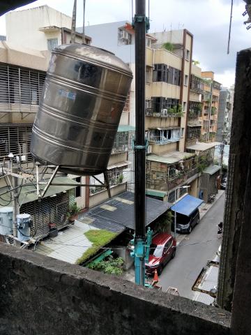 曹龍翔 - 水塔更換 