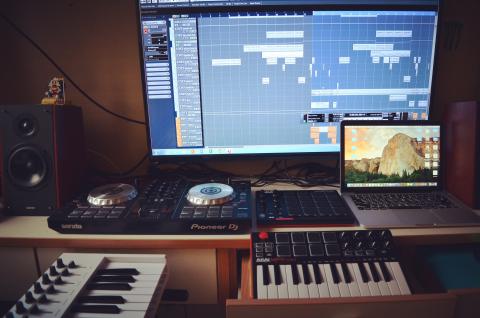 Mister493 Studio - Mister493 Studio