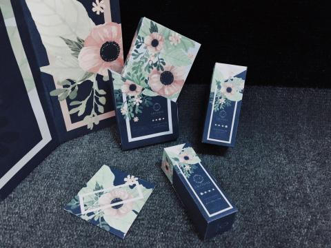 廖湘宜 - 弘光化妝品系 包裝設計模型攝影