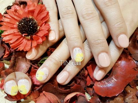 TIN nail美甲工作室 - 