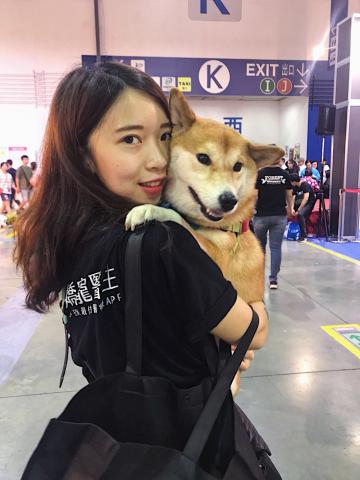 賴思庭 - 家裡的柴犬，寵物服務也可找我幫忙！