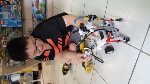 育彩程式設計 - 9歲樂高ev3程式設計