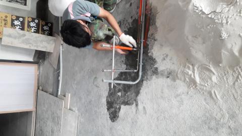 品興工程行 - 廚房中島配管