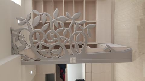 英家文創工程 - 雷射雕花屏風，讓空間氛圍更顯獨特。