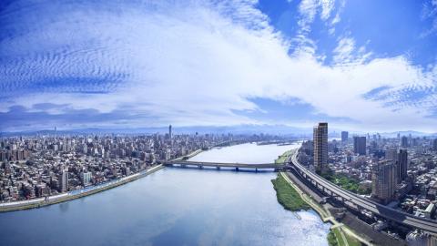 多媒體規劃 - 實景空拍照加3D建物合成