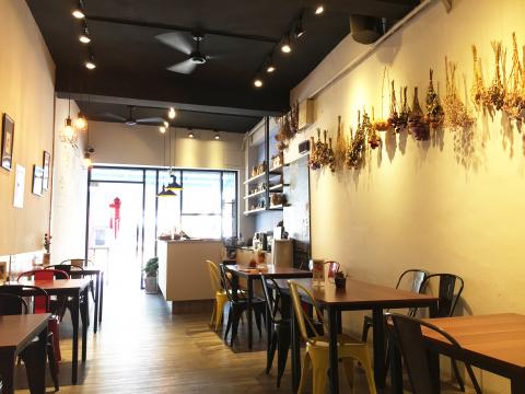 輪廓空間設計工作室(捌捌陸柒室內裝修有限公司) - Watermelon Brunch