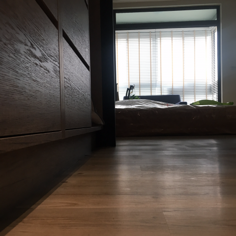 蔡政穎 - 這可是塑膠地磚喔，一樣可以帶給你木地板的溫暖。