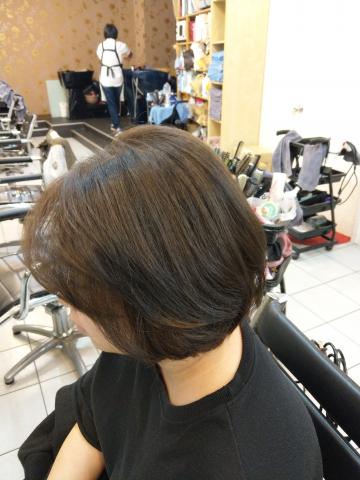 凱締美髮美容沙龍 - 搭配摩卡棕將客戶的臉色瞬間改變成有朝氣的臉色，搭配俏麗鮑伯頭簡直無懈可擊
