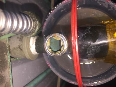 鄭文鐘 - 管內汙垢特寫