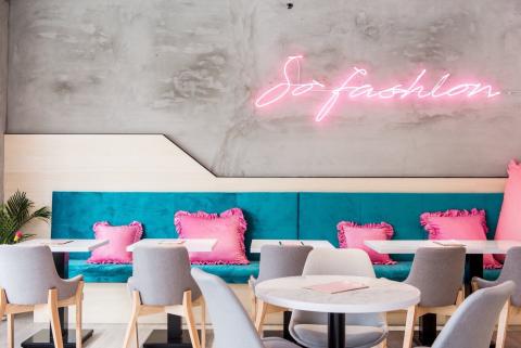 Brocolli家飾服務 (門窗地材壁材) - 蜜桃絨臥榻(商空)