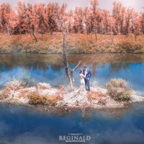 藍津諾設計+攝影 - 【霧川】- 婚紗攝影
在夢境裡，我與妳在一座島上相遇
整座湖環繞在安靜的森林裡
身旁滿是迷濛的薄霧
這世界，只剩下我與妳相擁

攝影監製: 藍津諾設計＋攝影
