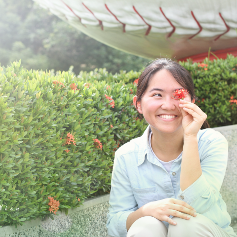 粘介銘 - 畢業藝術照
[攝於 嘉義大學]