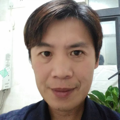 提供外送機車服務的專家張欽寶