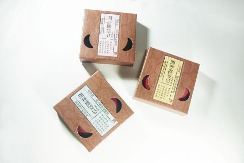 賴俞蓁 - （於公司任職期間之設計作品）「自然力開運擲筊皂」系列包裝設計