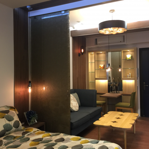 馥華室內設計  Lydia - *精緻小豪宅～
雖然空間十分狹小、但運用了巧妙的設計、完全不用犧牲生活機能、用餐區亦可兼具書房的功能、客廳、臥室、廚房一應俱全、可以融合也可獨立。
*小空間更需要好好的規劃。