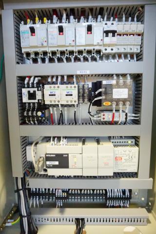 MechThings - 專業電控配盤設計
(美觀易於維護)