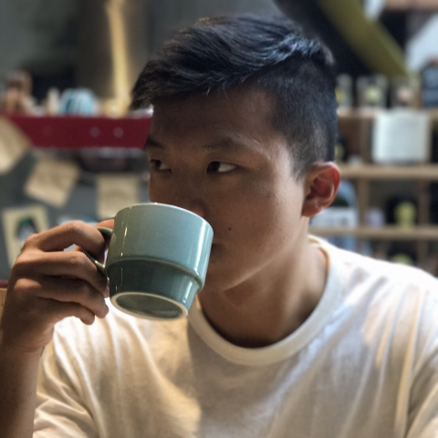 提供指彈服務的專家張仕霖