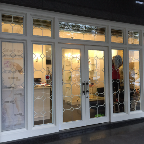 椗曜有限公司 - 玻璃清潔
