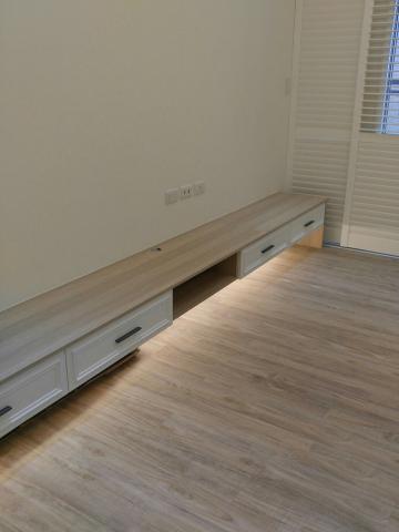 浩新油漆工程行 - 室內塗刷（完工圖），木座跟木地板保護周全