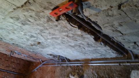 统理水电 - 冷熱水管尺寸及水平施作。