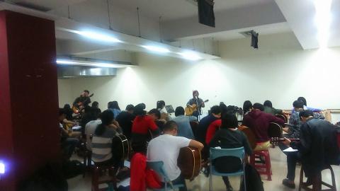 葉老師 - 嘉義大學吉他社團課