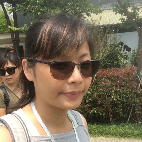 提供印刷廠美工服務的專家張瓈云