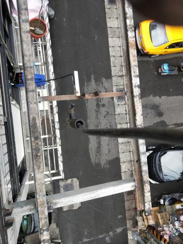 曹龍翔 - 電焊 屋頂接點