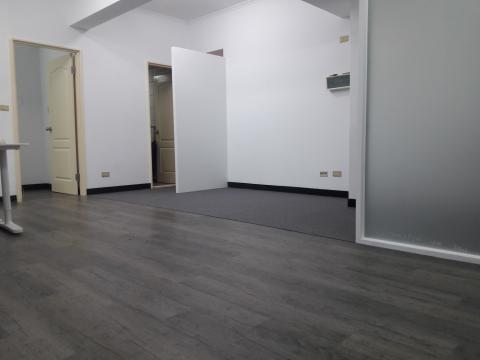 騰林室內裝潢 - 360和平東路三段，商空PVC木紋地磚&方塊毯接案實品6