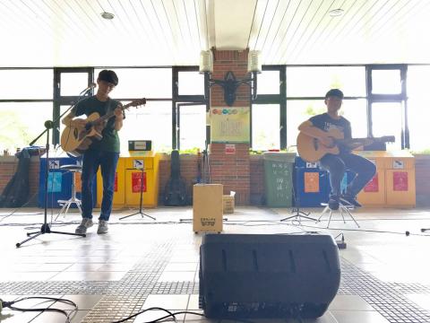 邱詠芃 - 月表演