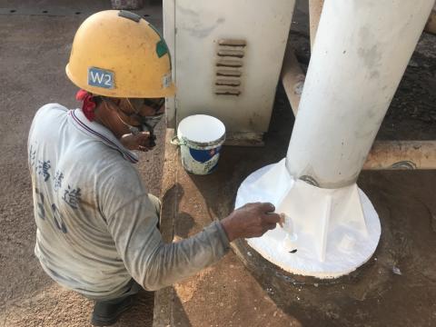 百隆興業有限公司 - 中龍鋼鐵 #99碼頭燈塔底座防鏽塗刷