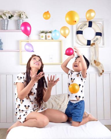 N&agrave;na Make-&uuml;p & Haǐr Design - 