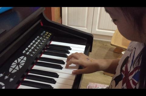 水滴創意工坊 - 幼兒鋼琴美術課