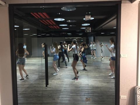 凝聚力音樂娛樂有限公司 - 女子團體培訓