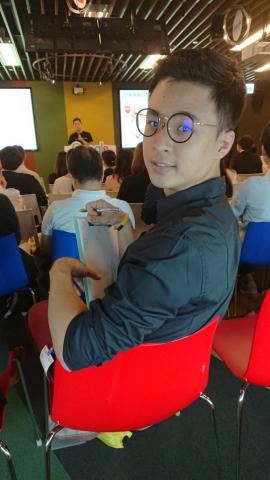 張佳祐 - 參與講座
隨時更新知識